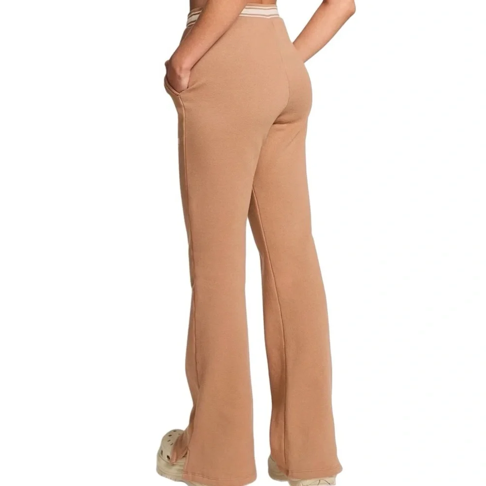 Victoria's Secret PINK Like New Ivy Fleece Split Hem Flare Sweatpants in Camel - Picture 3 of 7